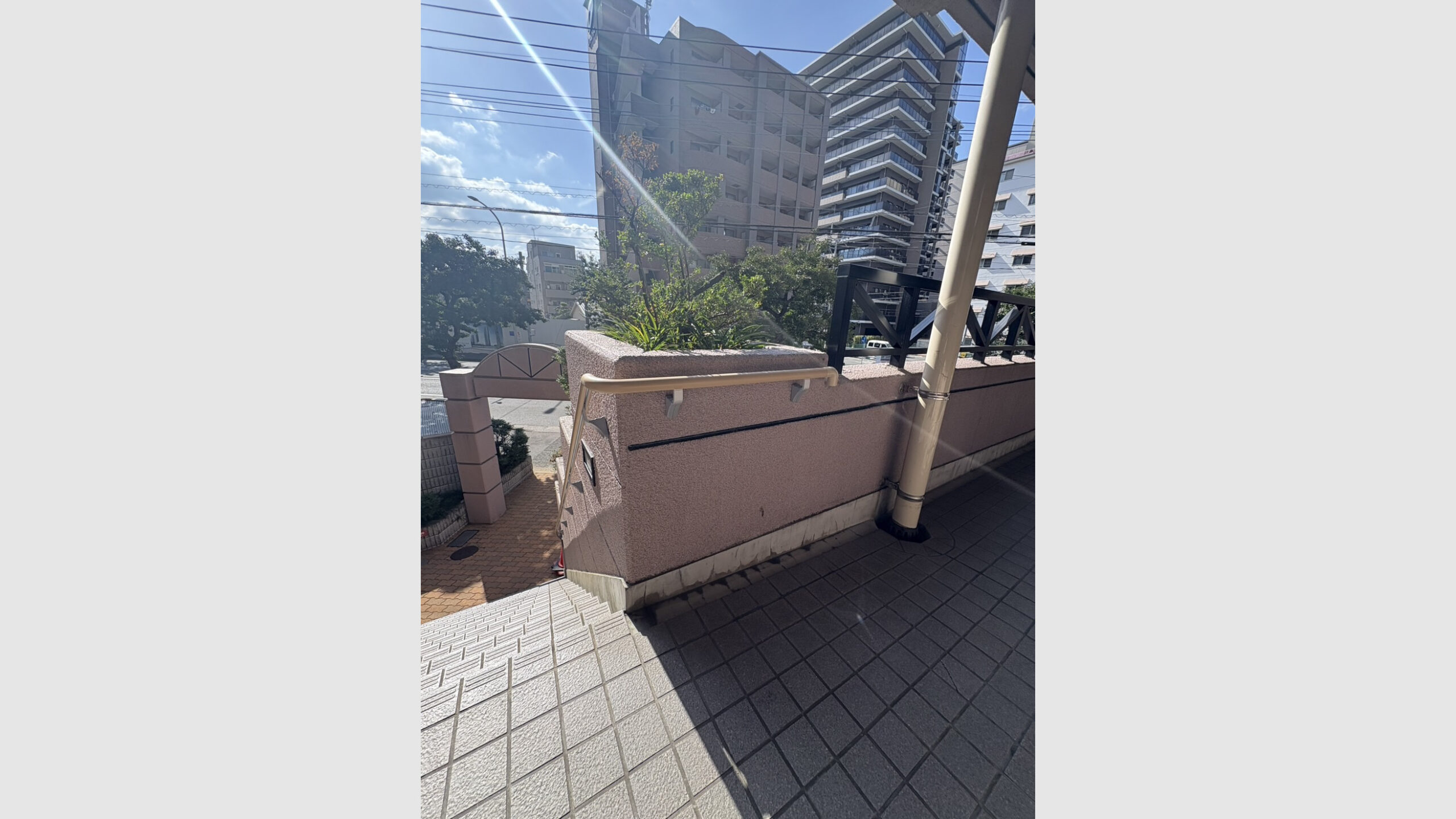マンション屋外階段への手すり取り付け工事